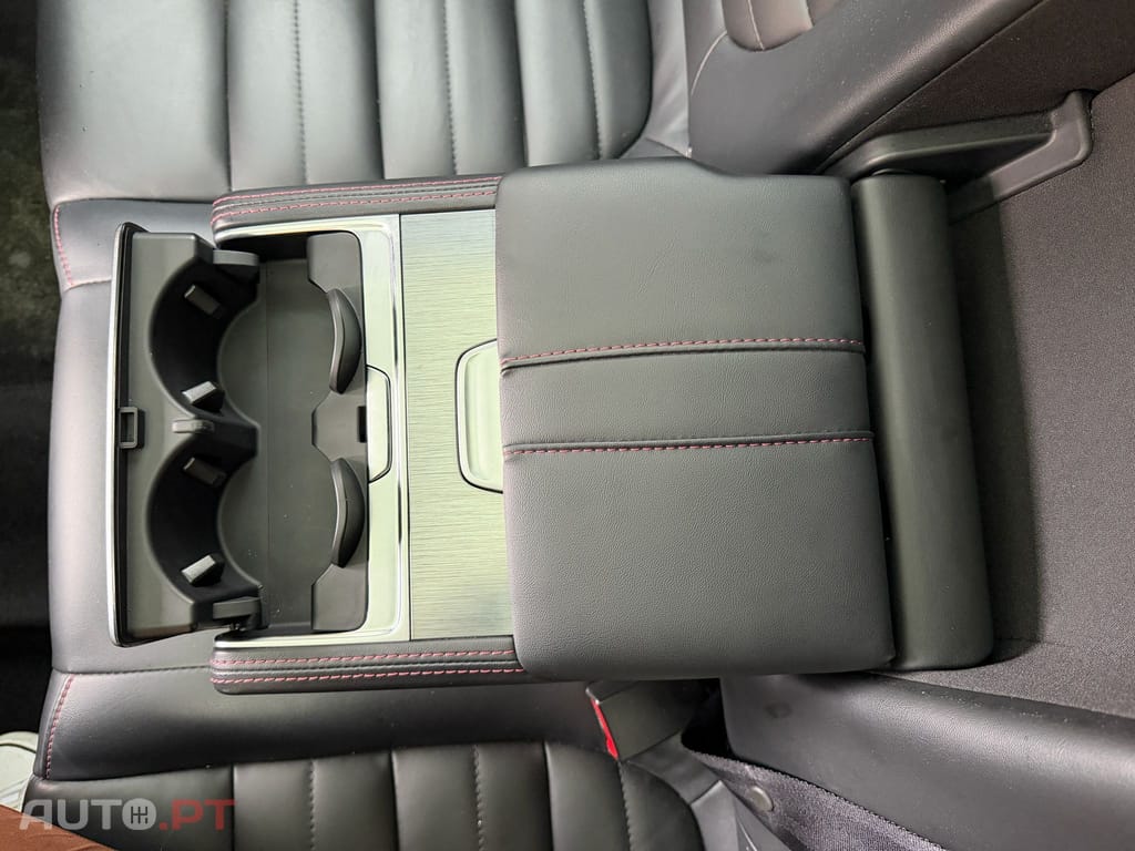 MG EHS PHEV Hybrid Luxury