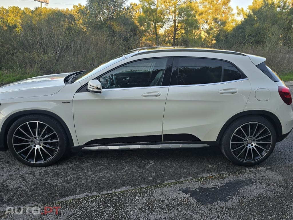 Mercedes-Benz GLA 180 Activity Edition — fotografia 9