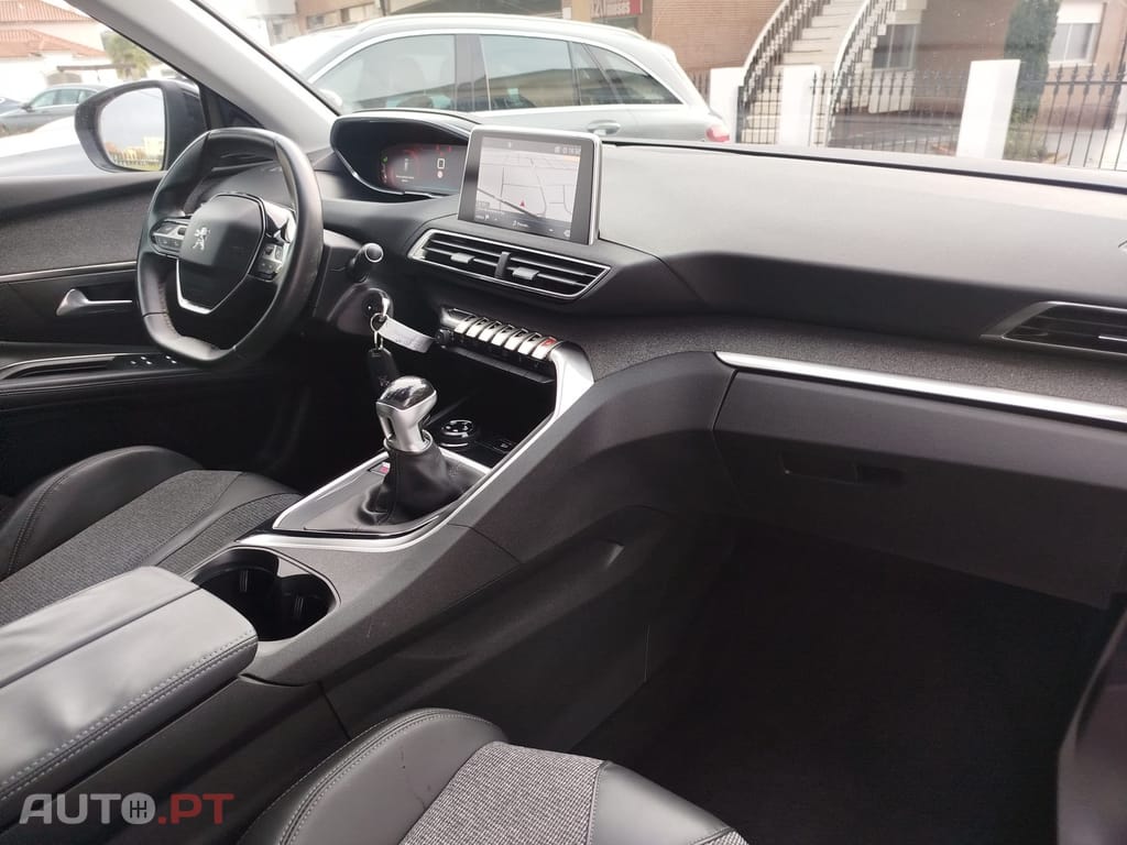 Peugeot 5008 1.2 PureTech Allure Grip Control