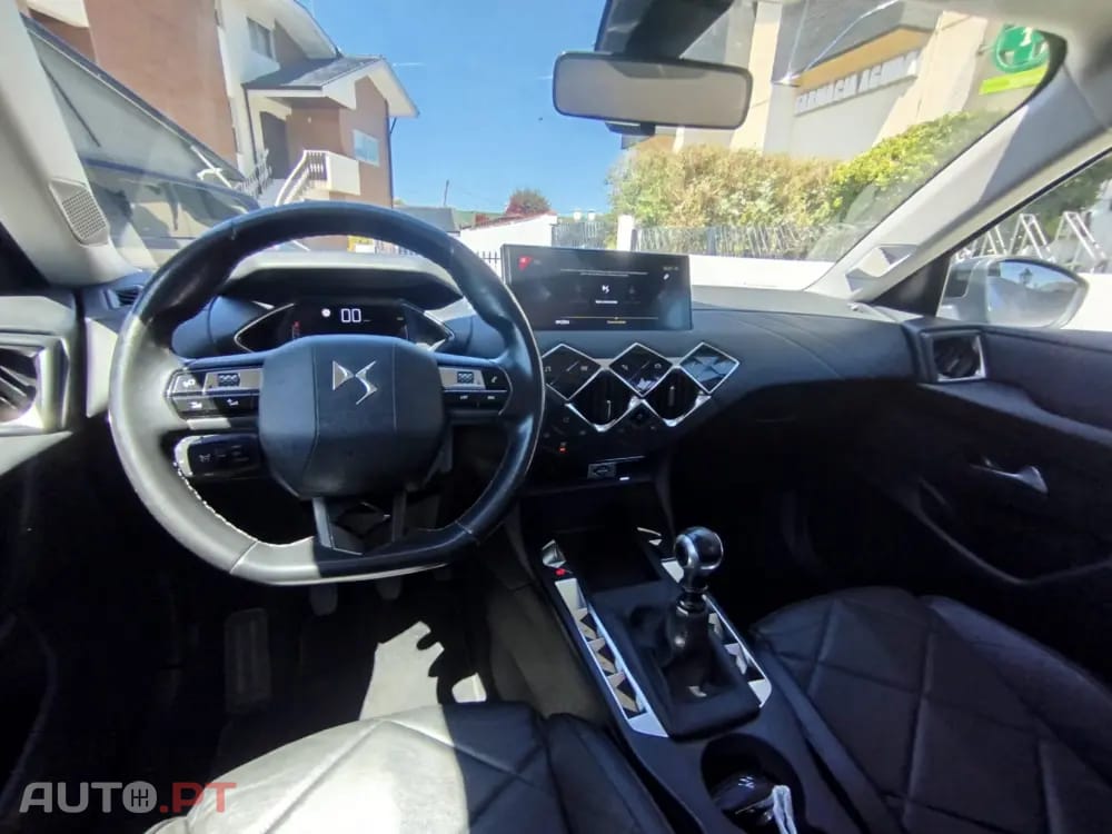 DS DS3 PureTech 100 PERFORMANCE LINE