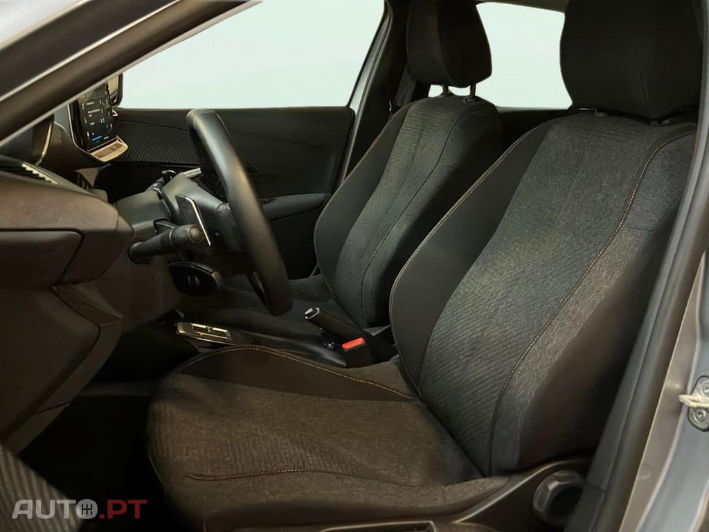 Peugeot 208 1.2 Hybrid Style e-DCS6