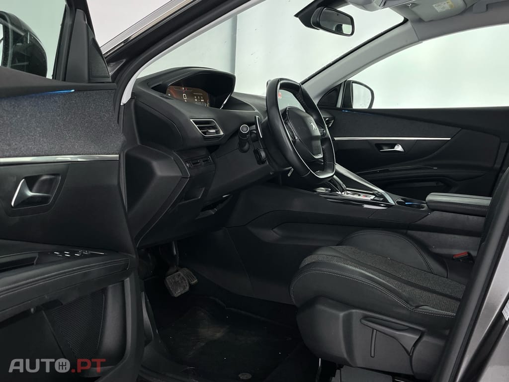 Peugeot 5008 1.2 PureTech Allure EAT8