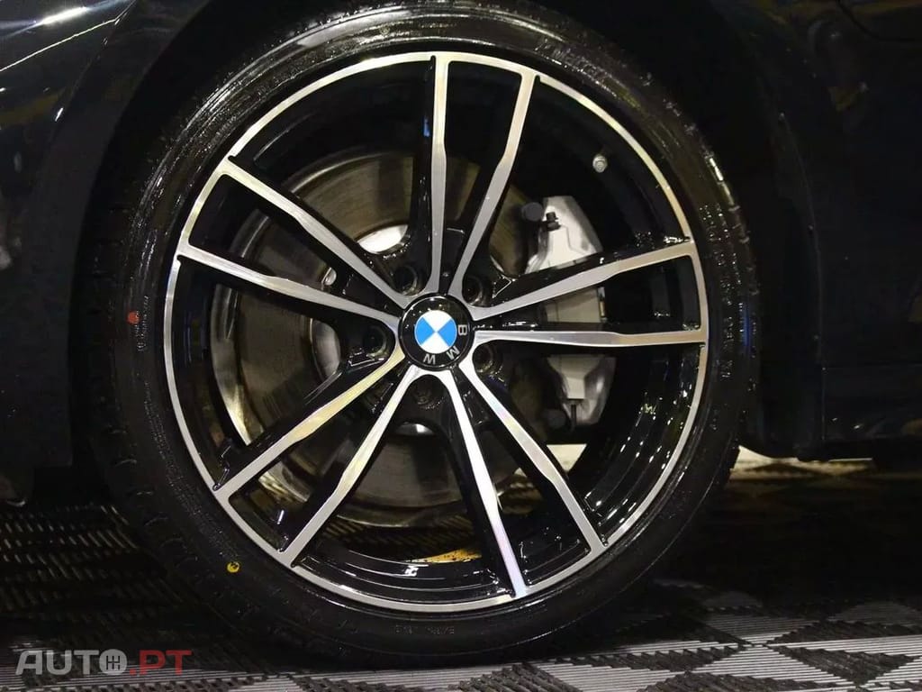 BMW 320 e Line Sport Auto