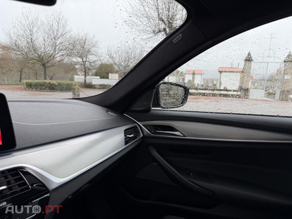 BMW 530 e Pack Desportivo M