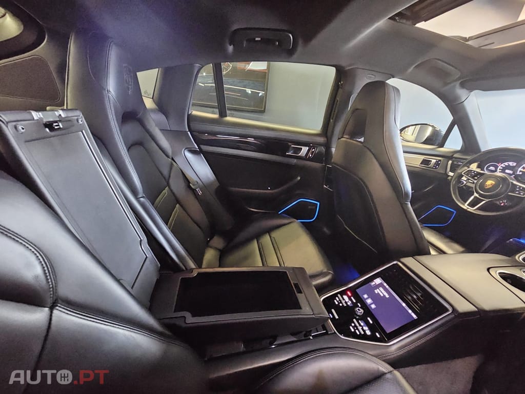 Porsche Panamera 4 E-Hybrid