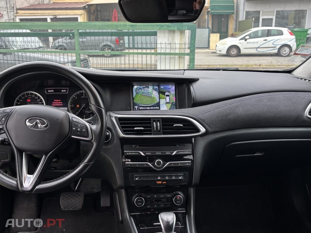 Infiniti Q30 1.5d DCT Premium City Black