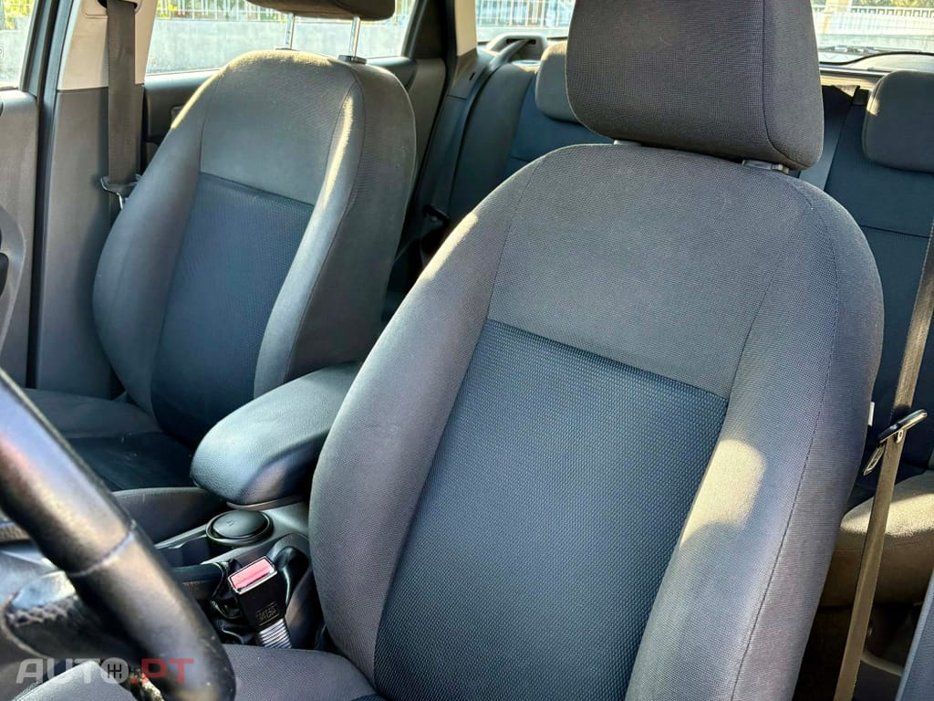 Ford Focus 1.4 16V S