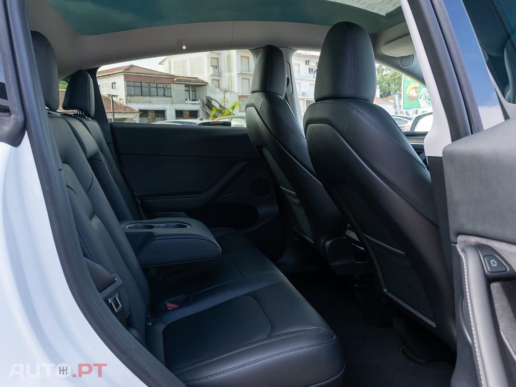 Tesla Model Y Long Range Dual Motor AWD