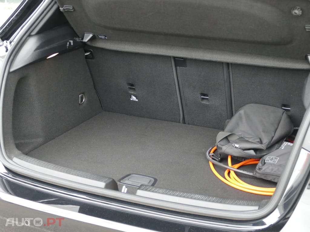 Mercedes-Benz A 250 e Progressive