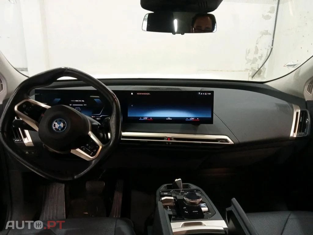 BMW iX xDrive 40