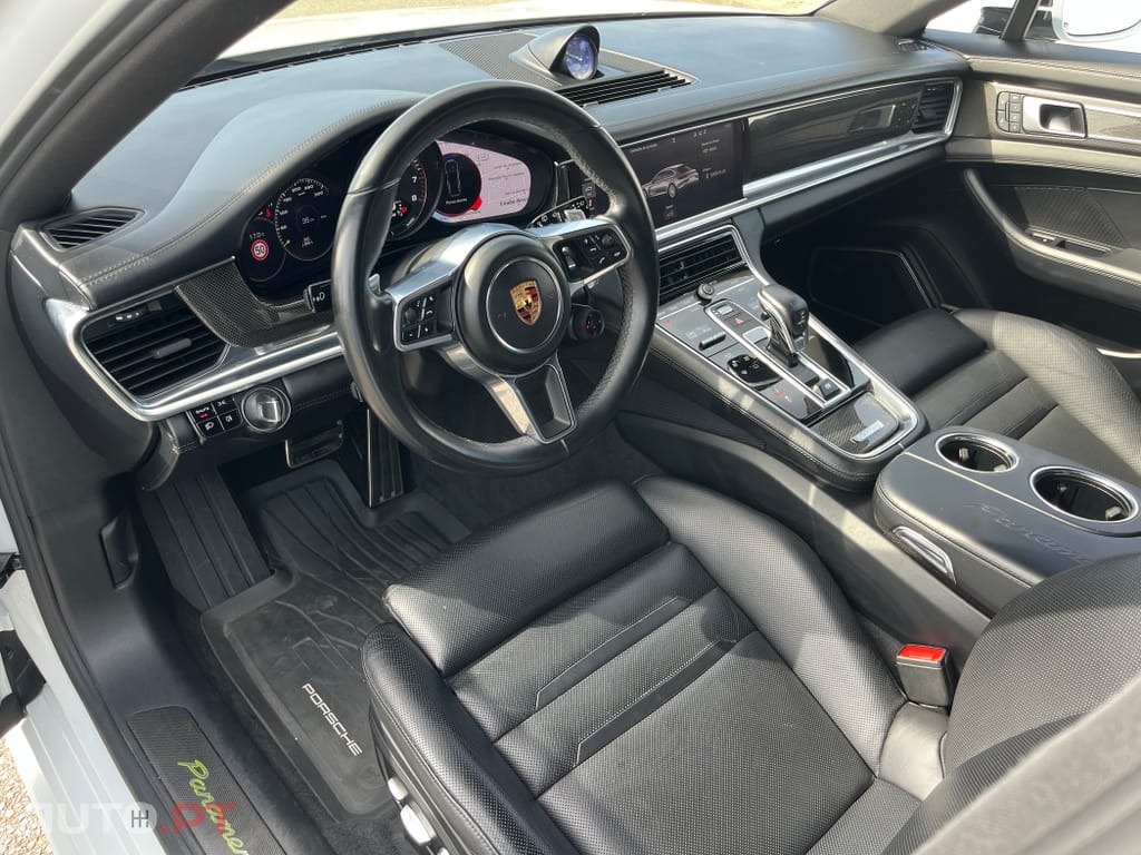 Porsche Panamera 4 E-Hybrid