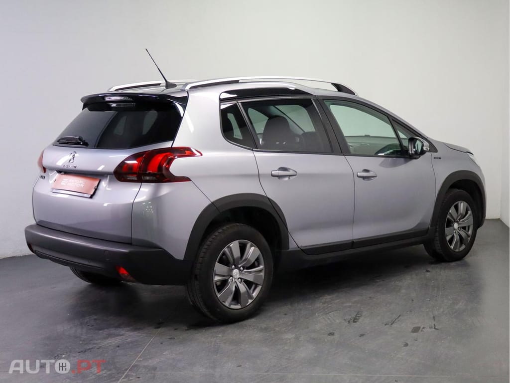 Peugeot 2008 Signature 1.5 BlueHDi 