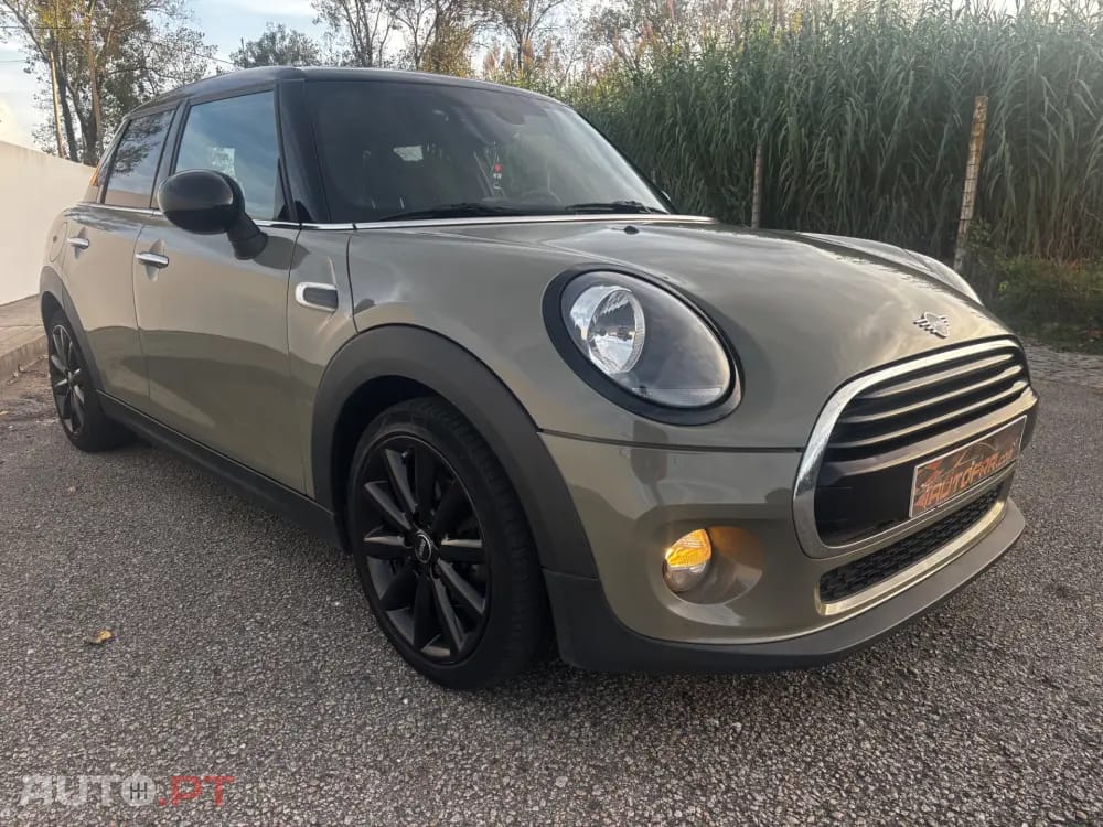 MINI Cooper Cooper Premium Yours Auto