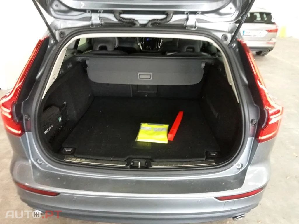 Volvo V60 2.0 T8 AWD TE Momentum