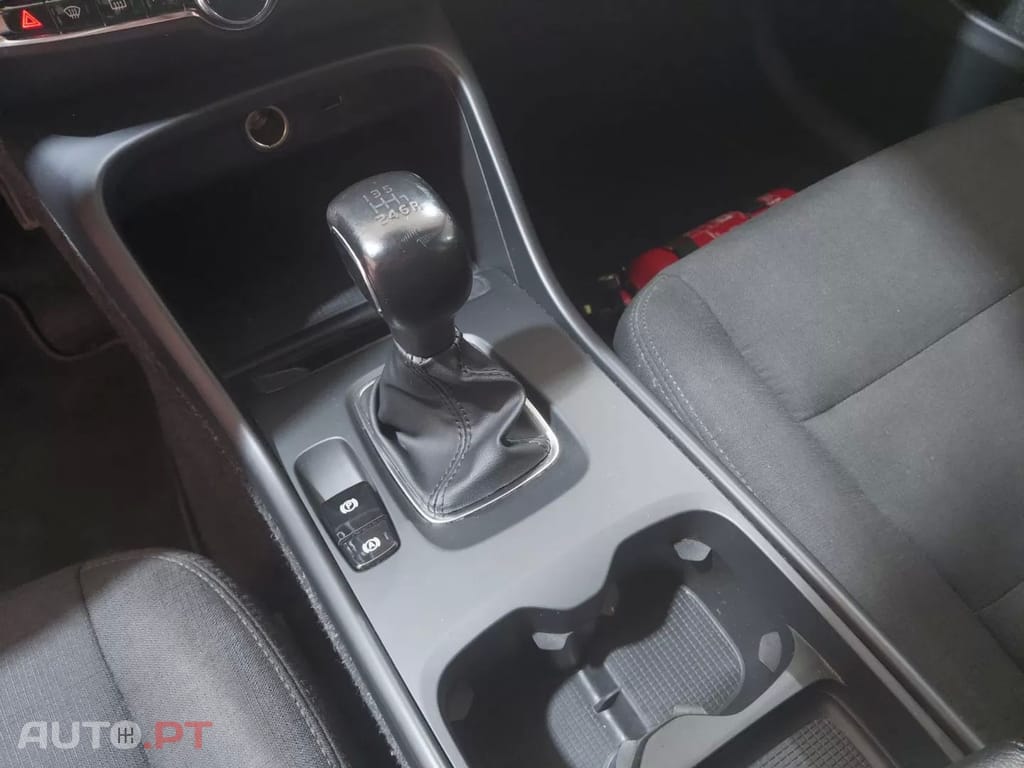 Volvo XC40 1.5 T3 Momentum Tech Edition