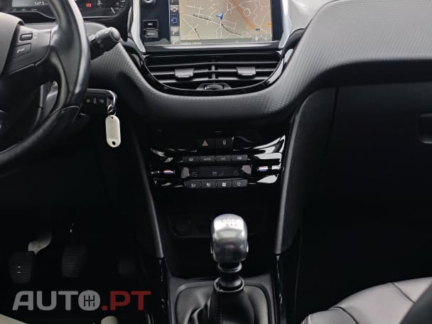 Peugeot 2008 1.6 BlueHDi Allure