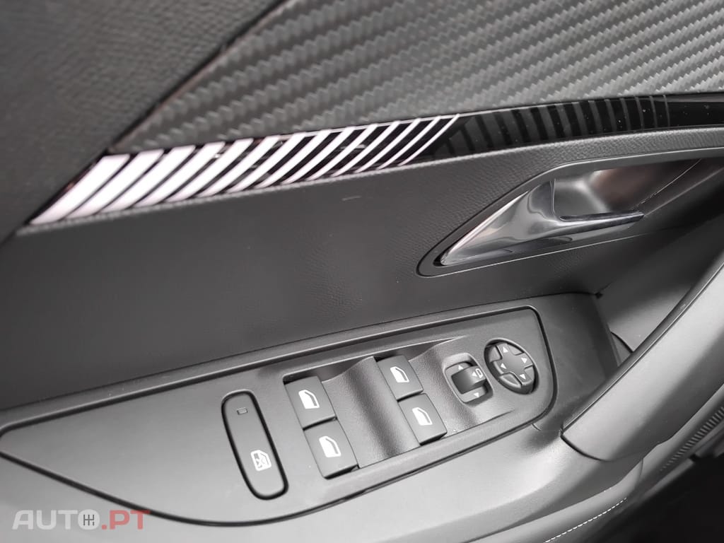Peugeot 2008 1.2 PureTech Allure Pack