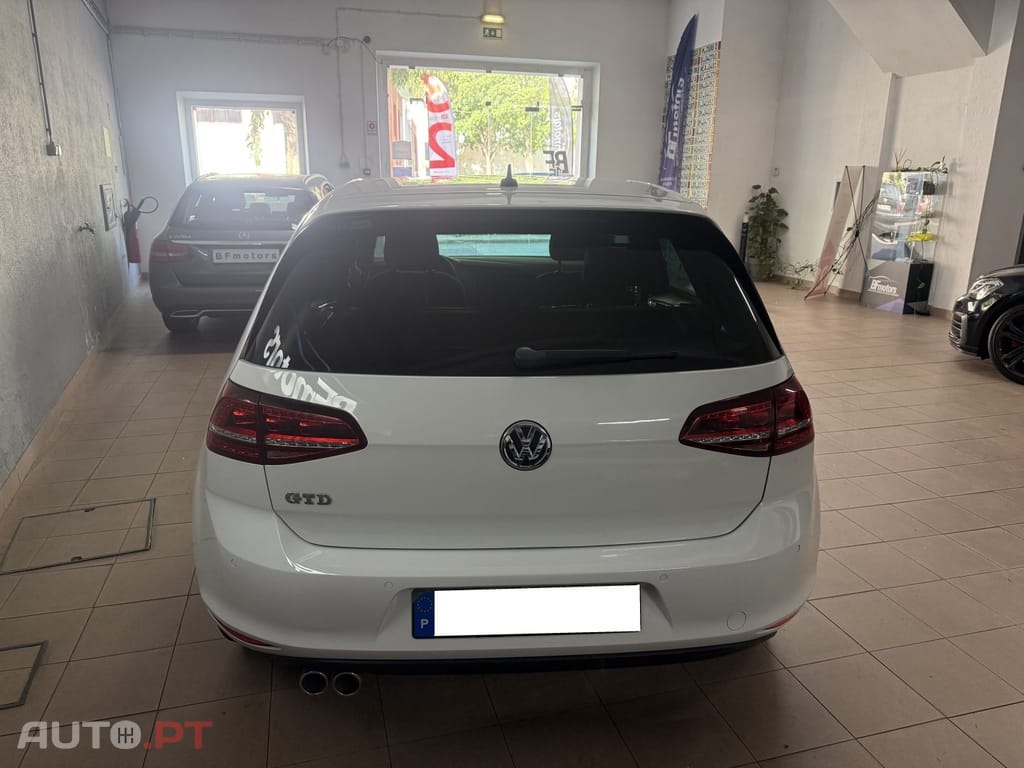 Volkswagen Golf 2.0 TDi GTD — fotografia 6