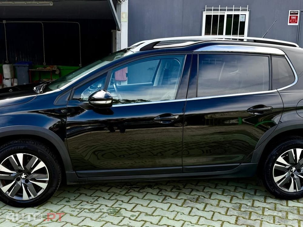 Peugeot 2008 1.2 PureTech Allure EAT6