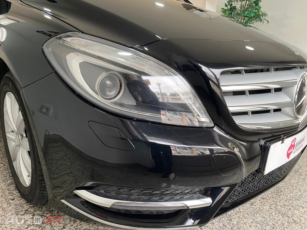 Mercedes-Benz B 180 CDi BlueEfficiency Edition — fotografia 12