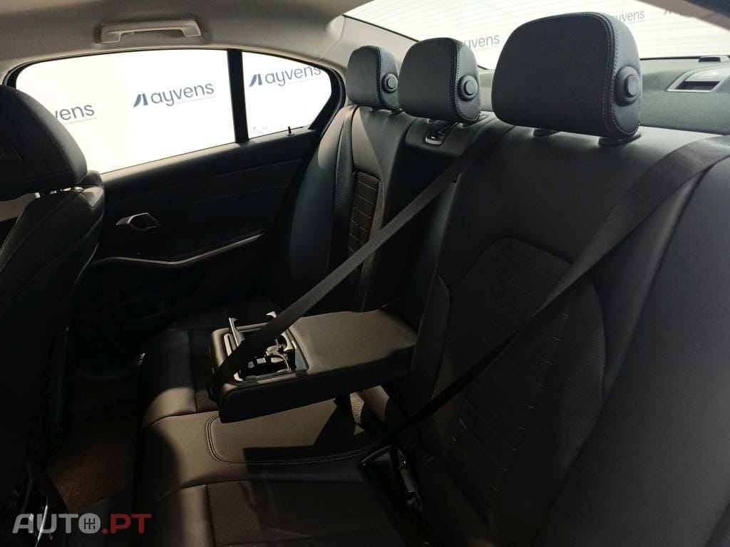 BMW 320 d Auto