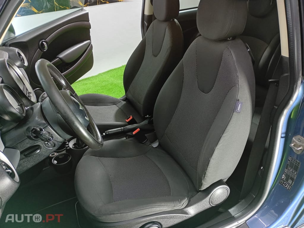 MINI Cooper Cooper D