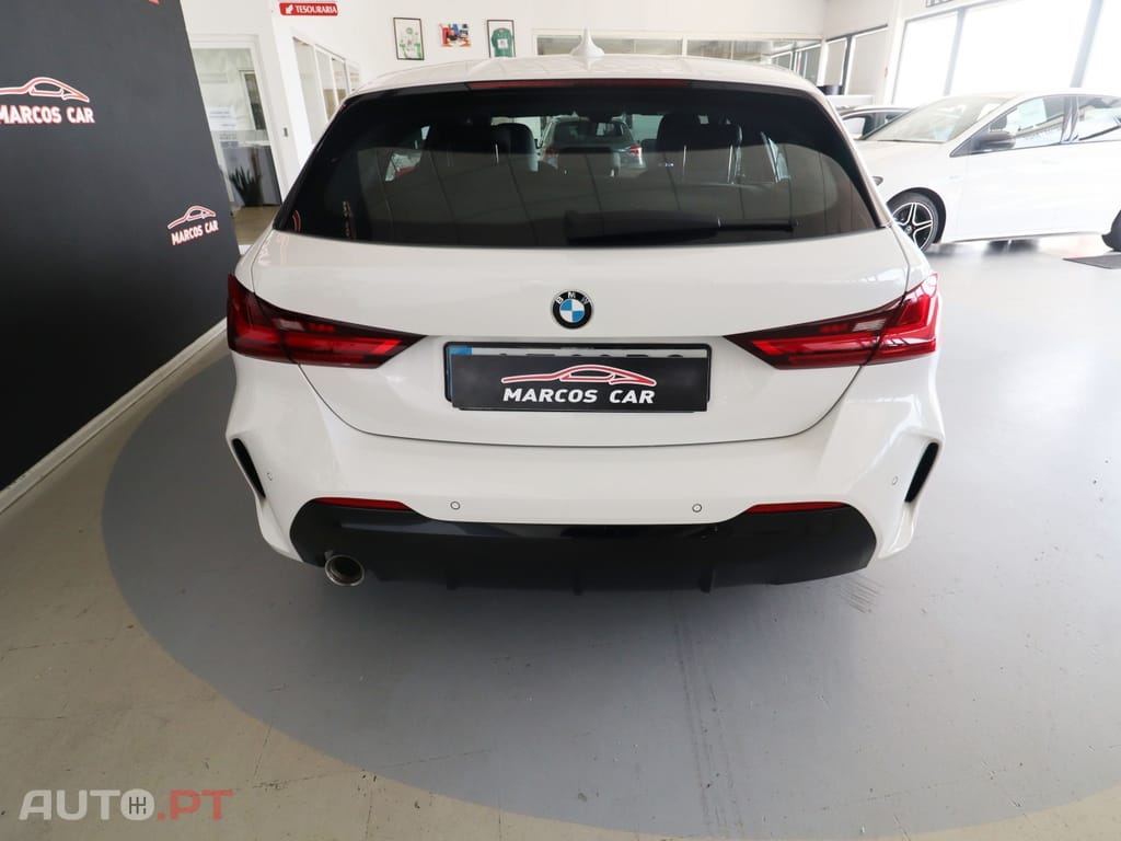 BMW 116 d Pack Desportivo M — fotografia 6