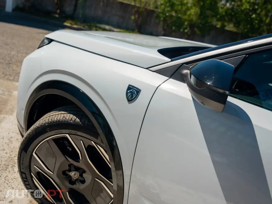 Peugeot E-3008 73 kWh GT