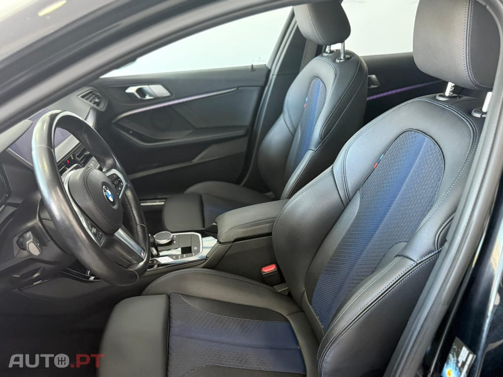 BMW 118 i Pack Desportivo M Auto