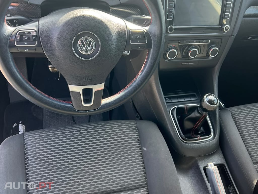 Volkswagen Golf VI