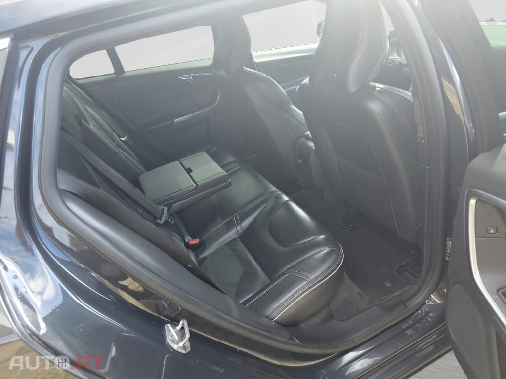 Volvo V60 D6 Twin Engine Geartronic RDesign — fotografia 13