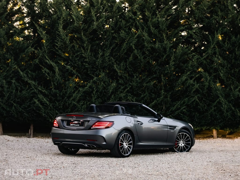 Mercedes-Benz SLC Standard