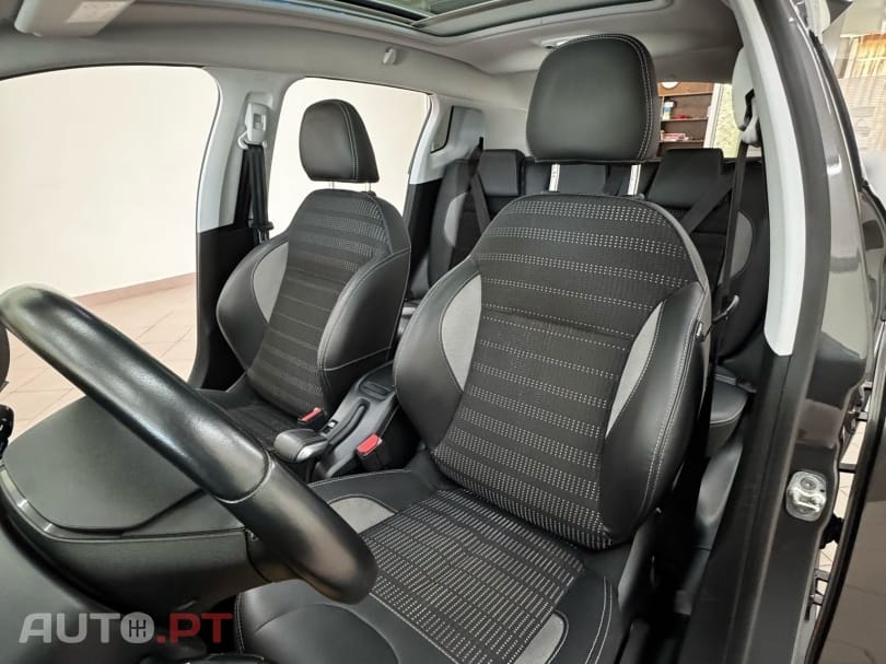 Peugeot 2008 1.2 PureTech Allure