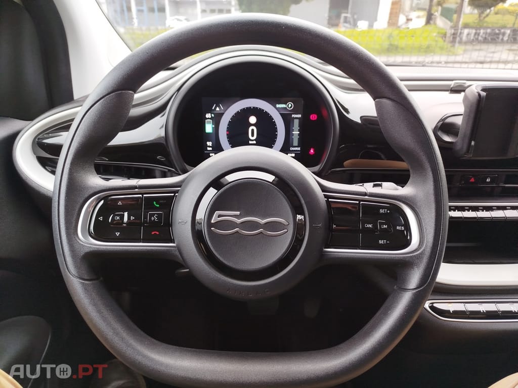 Fiat 500e Action