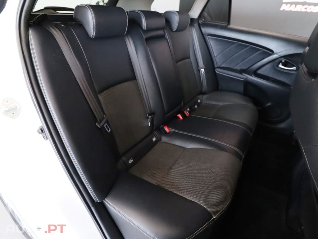 Toyota Avensis Touring Sports 1.6 D-4D Exclusive+GPS