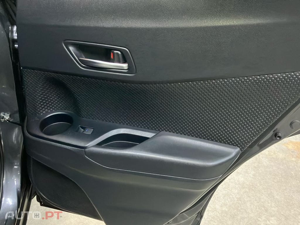 Toyota C-HR 1.8 FULL HYBRID