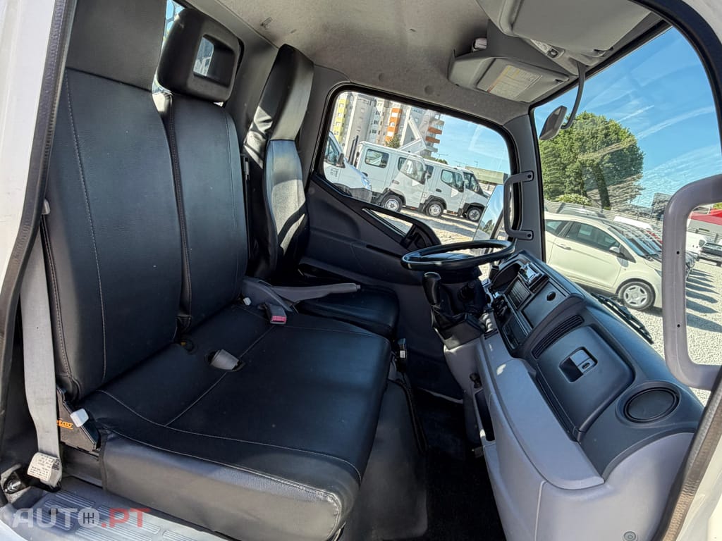 Mitsubishi Canter 3S13 3.0 DI-D 130CV Tri-Basculante 55.000 kms Nacional