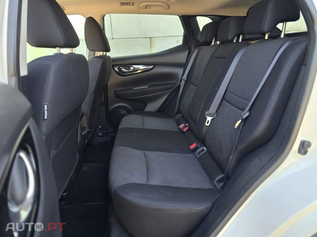 Nissan Qashqai 1.5 dCi N-Connecta 18 RS+PS