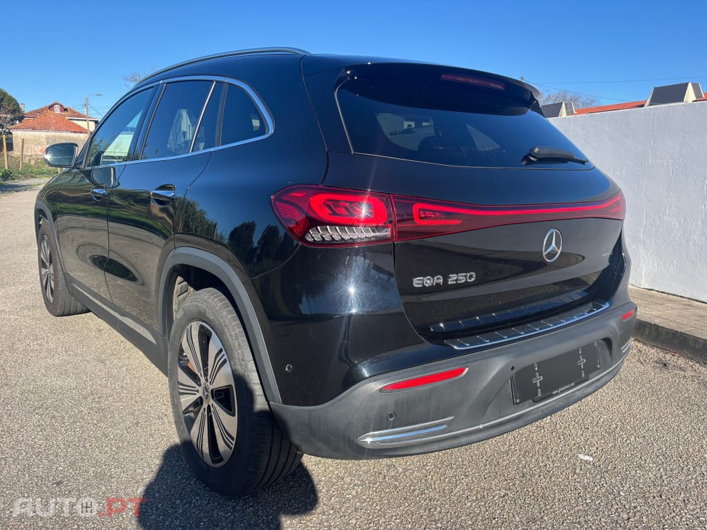 Mercedes-Benz EQA 250 Electric Art