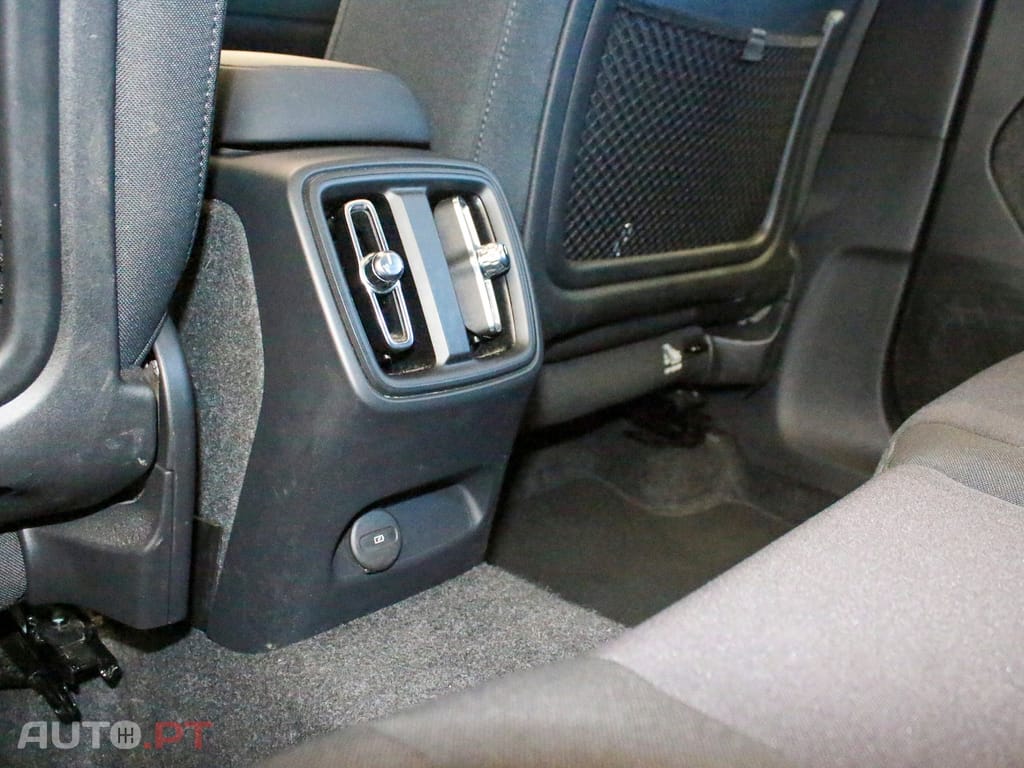 Volvo C40 Recharge Extended Range Core