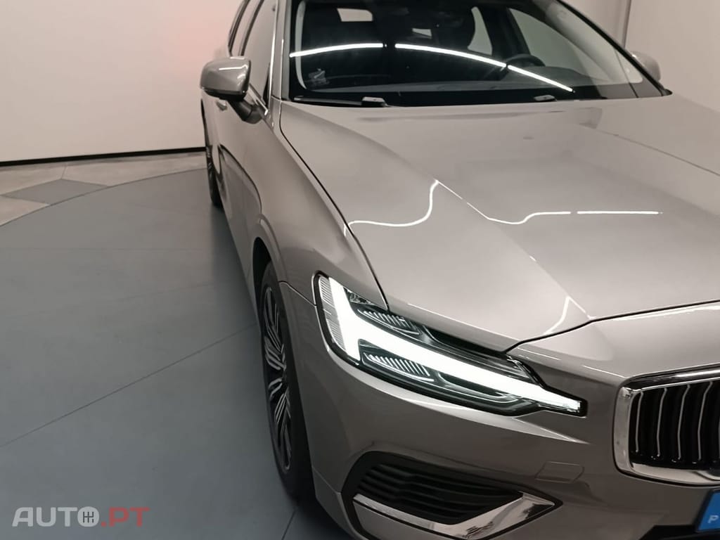 Volvo V60 2.0 T6 AWD TE Inscription Expression Plug-in 350cv — fotografia 24