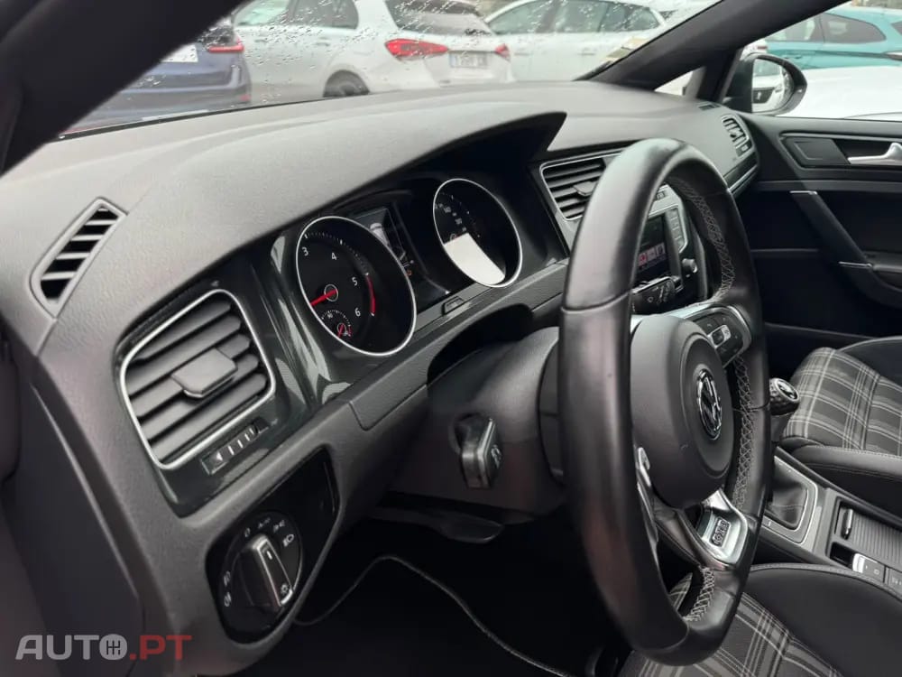Volkswagen Golf 2.0 TDi GTD