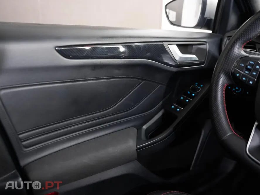 Ford Focus 1.0 EcoBoost MHEV ST-Line
