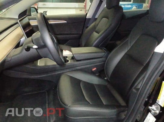 Tesla Model 3 Standard Range Plus RWD