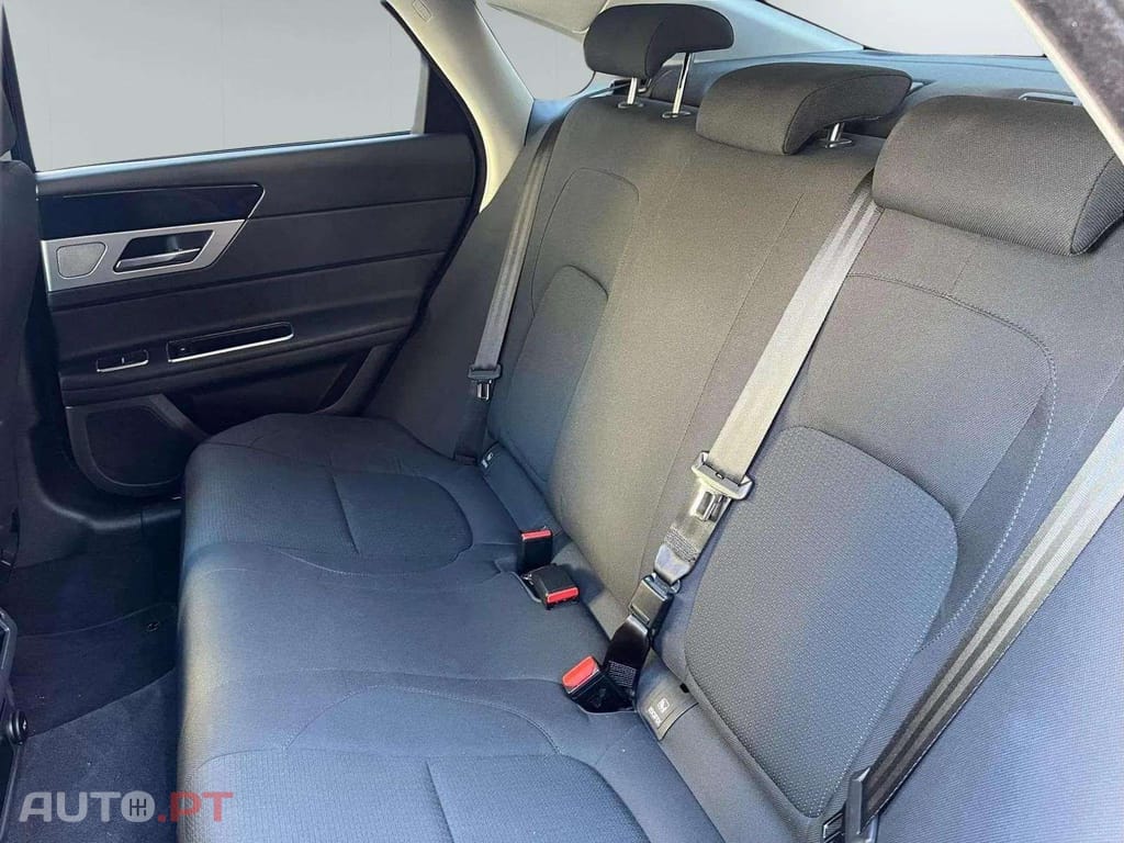 Jaguar XF 2.0d PRESTIGE