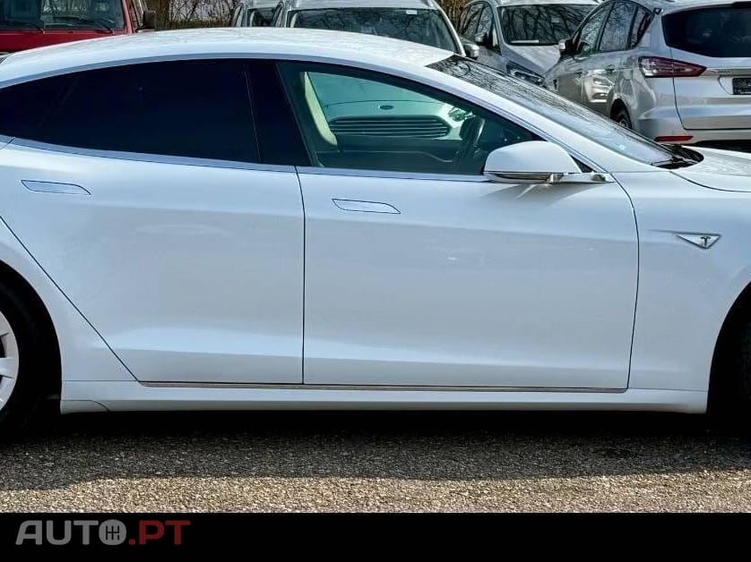 Tesla Model S 90D
