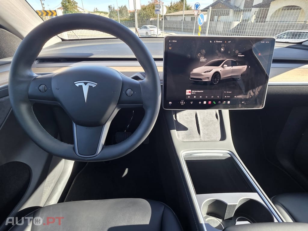 Tesla Model Y Long Range Dual Motor AWD
