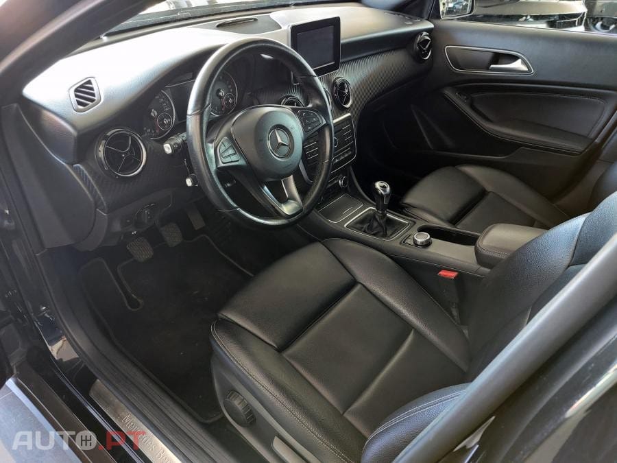Mercedes-Benz GLA 180 Urban
