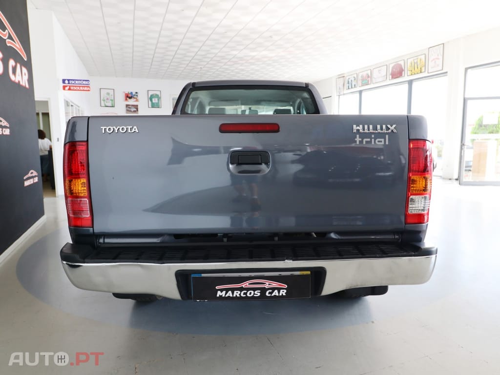 Toyota Hilux 2.5 D-4D 4WD CE AC
