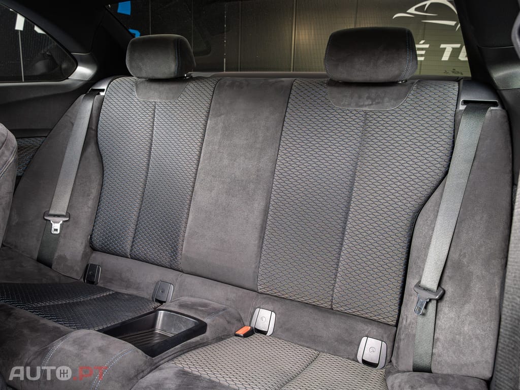 BMW 218 d Pack M Auto